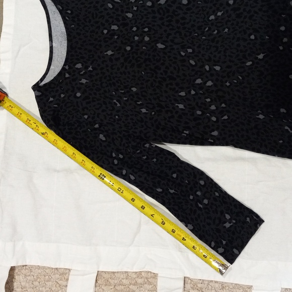 Time and Tru Women's Knit Dress with 3/4-Length Sleeves Leopard Print relaxed - Picture 7 of 11